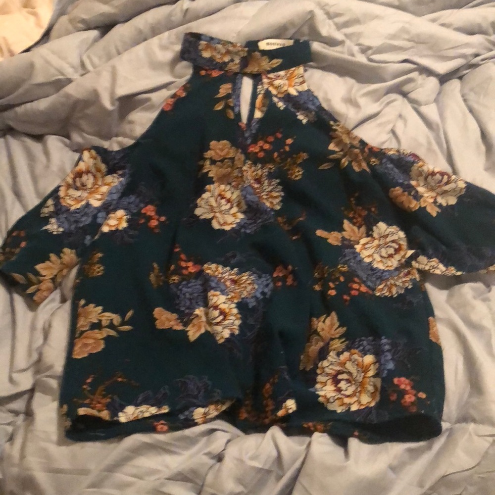 Monteau off shoulder shirt
